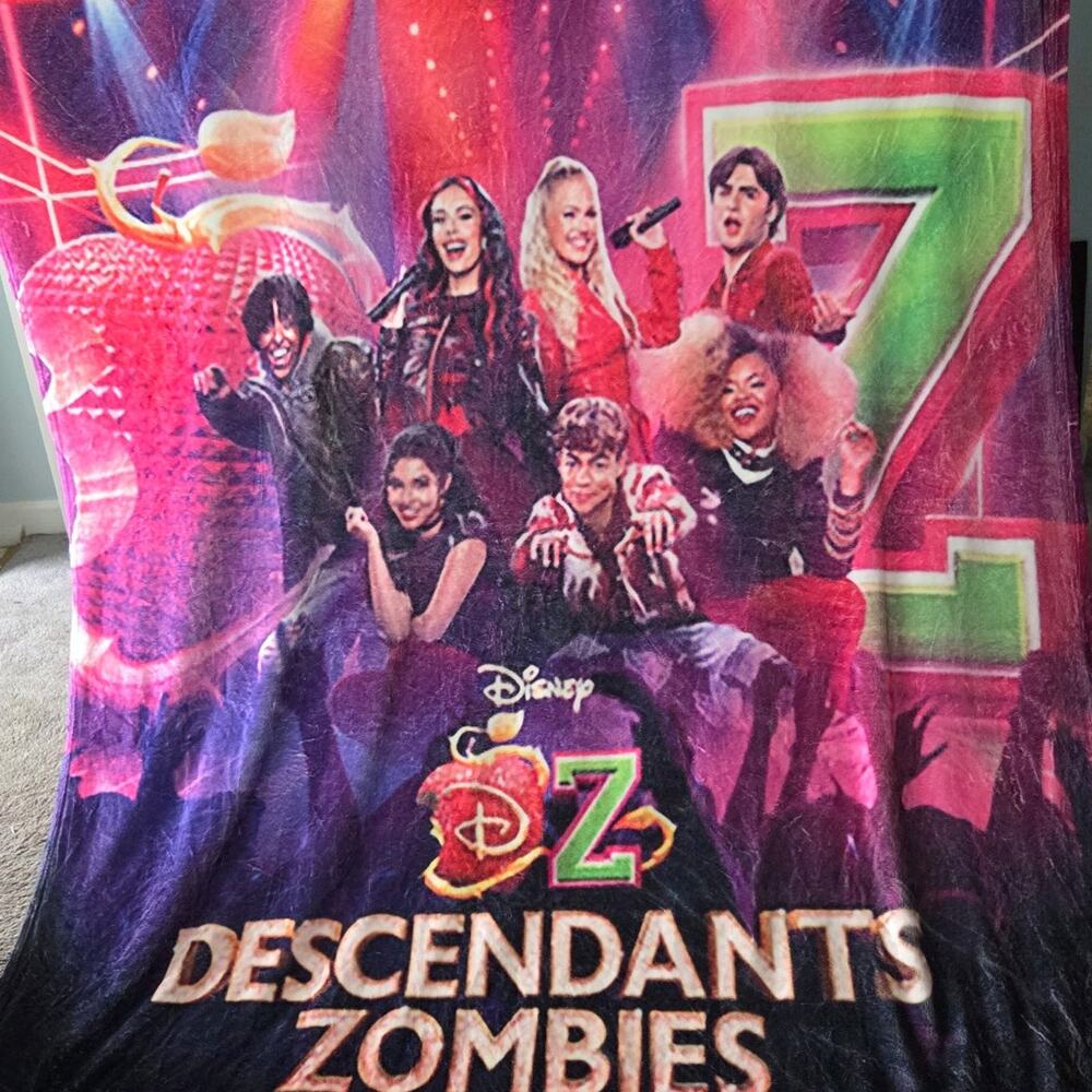 Disney Descendants Zombies Worlds Collide Tour Blanket 60x80 Fleece Throw NWOT